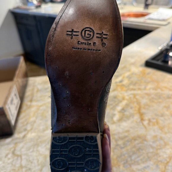 Circle G Black Multi Color Floral Embroidered Boots NWT Size 7 - Picture 9 of 10